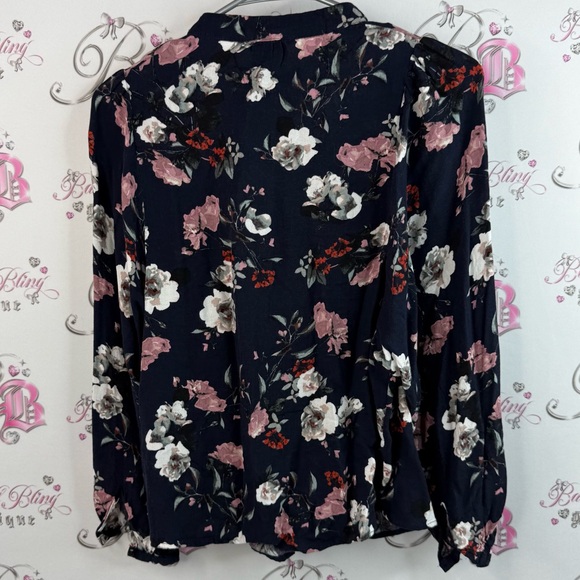 RW&CO. Long sleeve shirt, flowers, blue red light, pink, Navy Floral Blouse - Picture 2 of 14